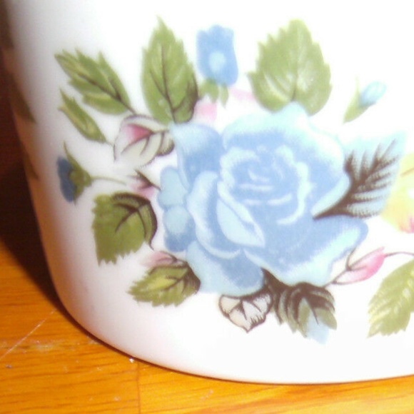 Andre Richard Japan Porcelain Trinket Box Floral D - Picture 2 of 8